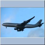 qatar_a340_pr15c_ 255_u.jpg